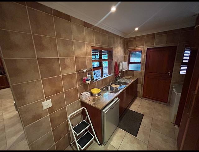4 BEDROOM FREESTANDING FOR SALE IN RUIMSIG AH
